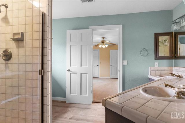 24050 Jacaranda Drive, Tehachapi, CA 93561