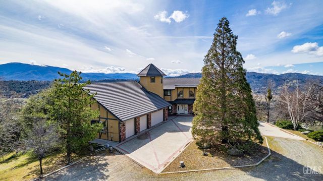 24050 Jacaranda Drive, Tehachapi, CA 93561