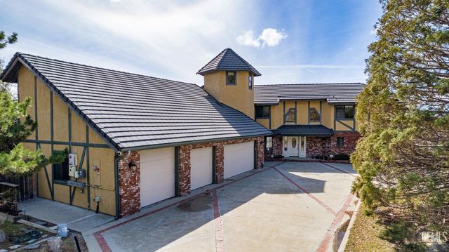 24050 Jacaranda Drive, Tehachapi, CA 93561