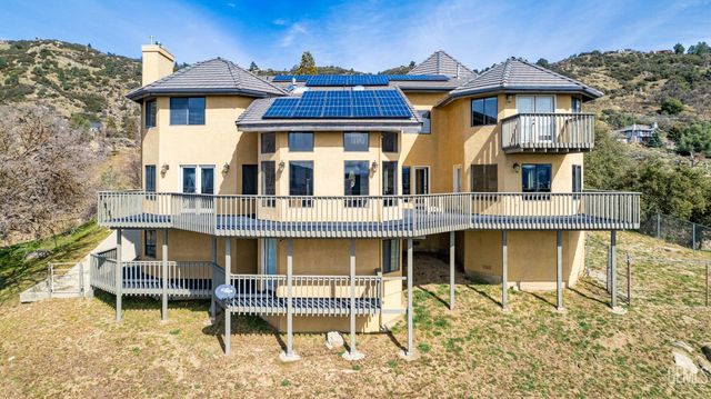 24050 Jacaranda Drive, Tehachapi, CA 93561