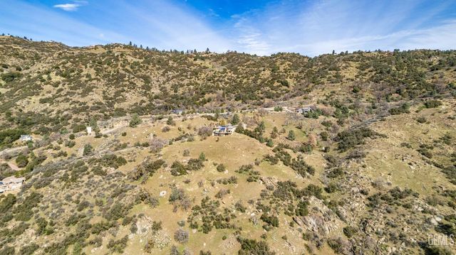 24050 Jacaranda Drive, Tehachapi, CA 93561