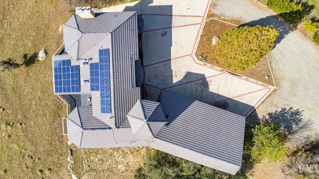 24050 Jacaranda Drive, Tehachapi, CA 93561