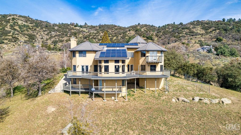 24050 Jacaranda Drive, Tehachapi, CA 93561