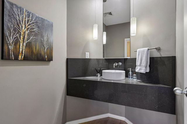 5479 Maple Ridge Court, Minnetonka, MN 55343