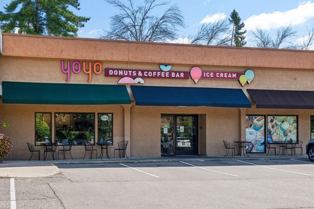 5479 Maple Ridge Court, Minnetonka, MN 55343