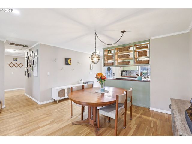 2168 Se HARLOW Ct, Troutdale, OR 97060