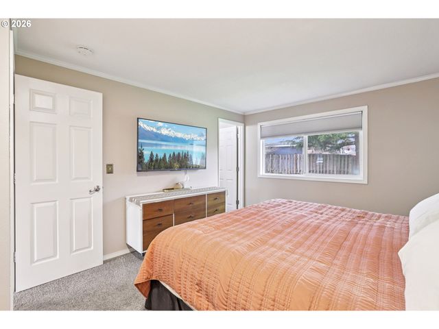 2168 Se HARLOW Ct, Troutdale, OR 97060