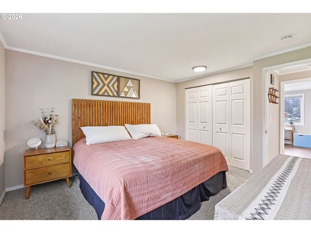 2168 Se HARLOW Ct, Troutdale, OR 97060