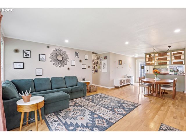 2168 Se HARLOW Ct, Troutdale, OR 97060