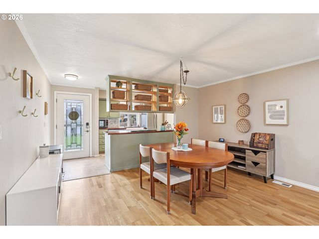 2168 Se HARLOW Ct, Troutdale, OR 97060