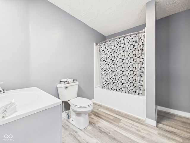 1725 Hunter Avenue, New Castle, IN 47362