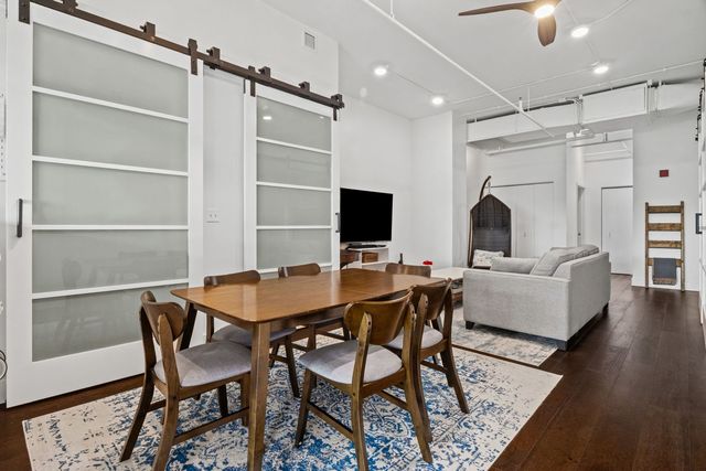 1640 Maple Avenue 304, Evanston, IL 60201