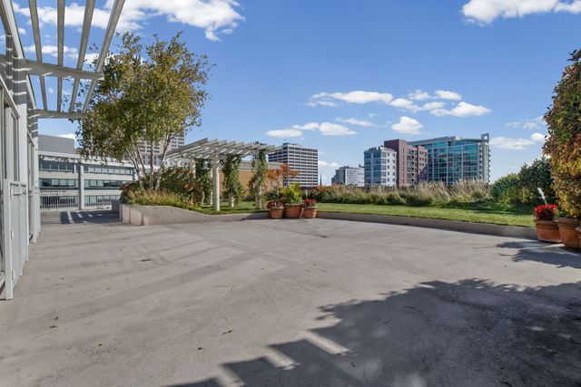 1640 Maple Avenue 304, Evanston, IL 60201