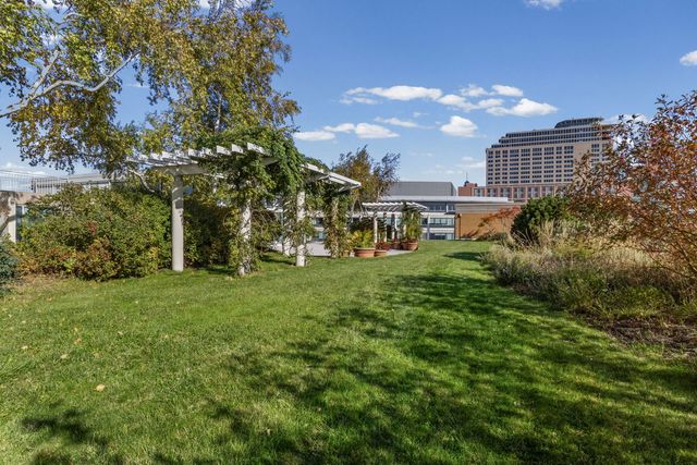 1640 Maple Avenue 304, Evanston, IL 60201