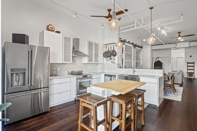 1640 Maple Avenue 304, Evanston, IL 60201