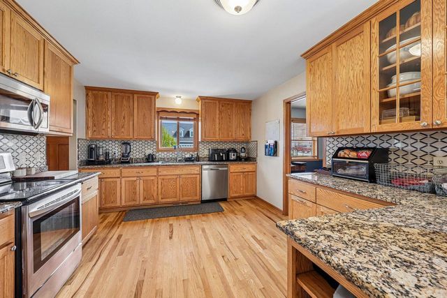 1112 Durango DRIVE, Hartford, WI 53027