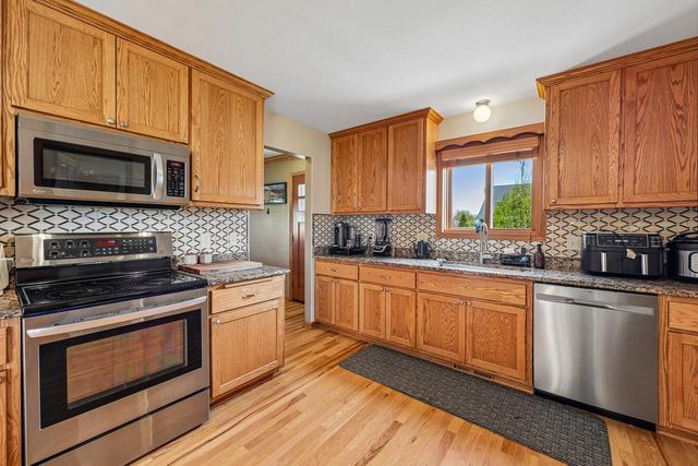 1112 Durango DRIVE, Hartford, WI 53027