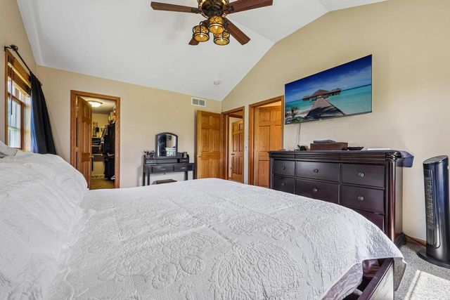 1112 Durango DRIVE, Hartford, WI 53027