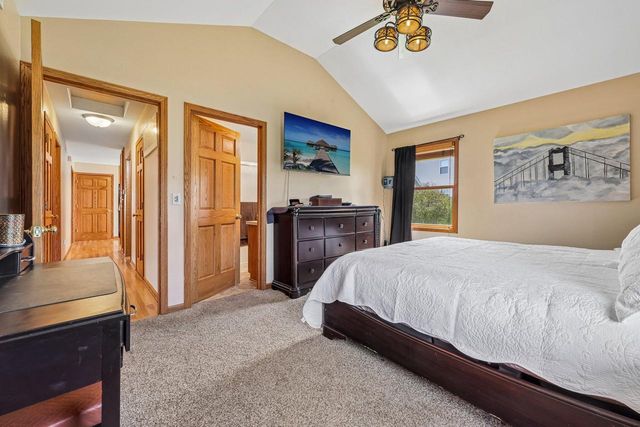 1112 Durango DRIVE, Hartford, WI 53027