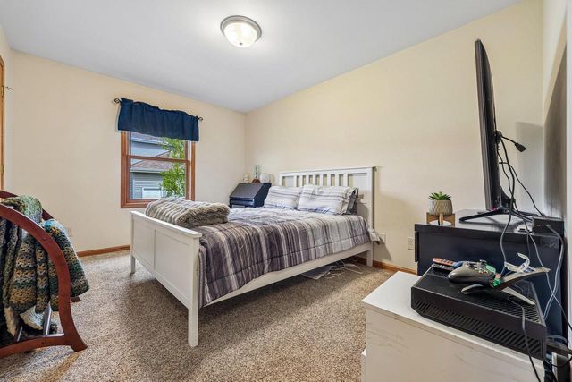 1112 Durango DRIVE, Hartford, WI 53027