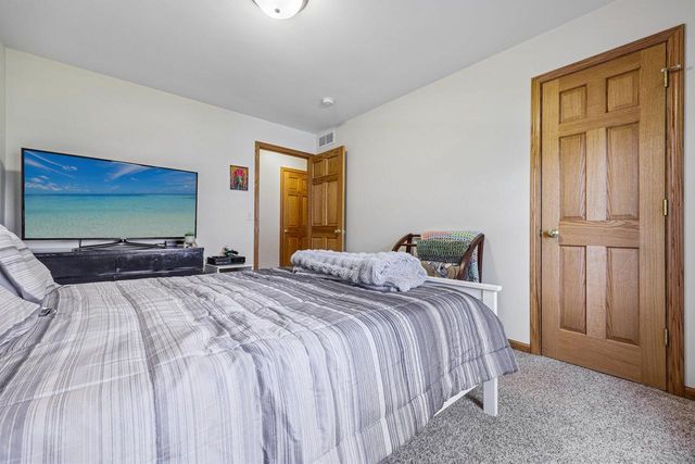 1112 Durango DRIVE, Hartford, WI 53027