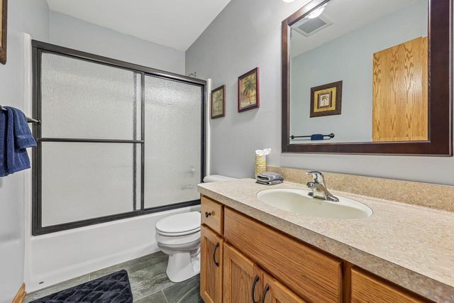 1112 Durango DRIVE, Hartford, WI 53027