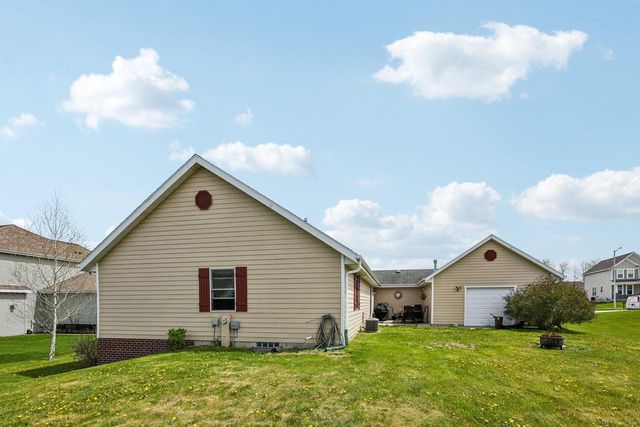 1112 Durango DRIVE, Hartford, WI 53027