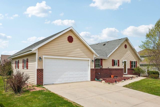 1112 Durango DRIVE, Hartford, WI 53027