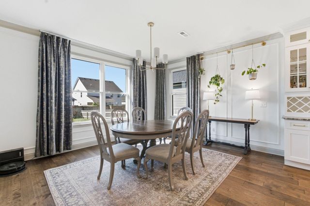 1057 Squirrel Nest Lane, Lexington, KY 40509