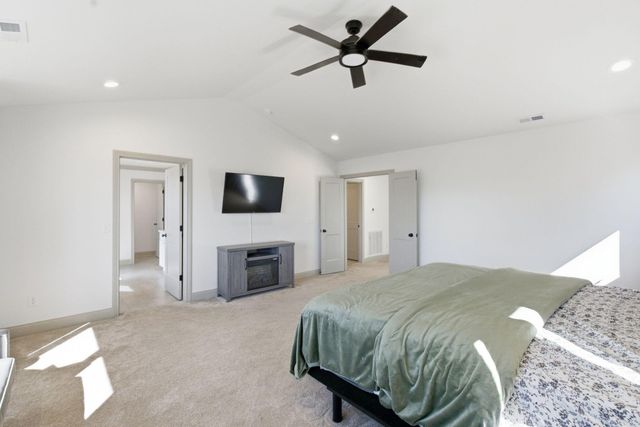 1057 Squirrel Nest Lane, Lexington, KY 40509