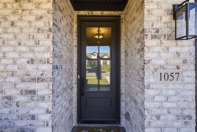 1057 Squirrel Nest Lane, Lexington, KY 40509