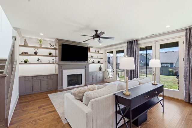1057 Squirrel Nest Lane, Lexington, KY 40509