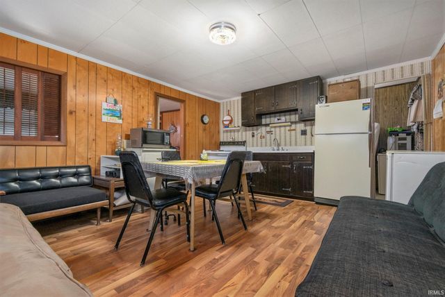 30 EMS B18 Lane, Pierceton, IN 46562