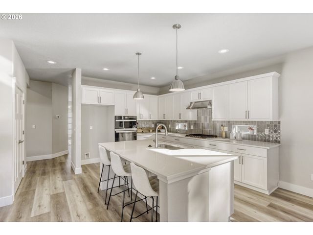 17310 Sw Wapato Island Dr, Sherwood, OR 97140