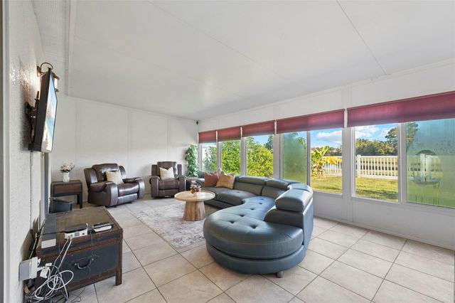 10332 BENEVA DRIVE, Tampa, FL 33647