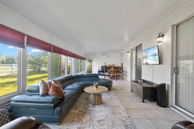 10332 BENEVA DRIVE, Tampa, FL 33647