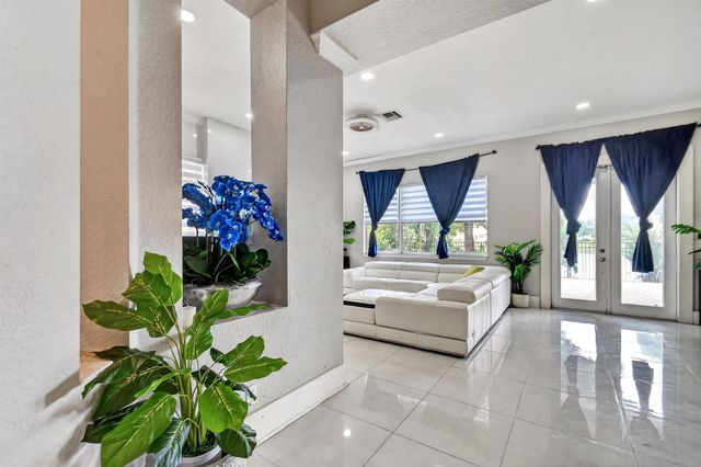 700 Cresta Circle, West Palm Beach, FL 33413