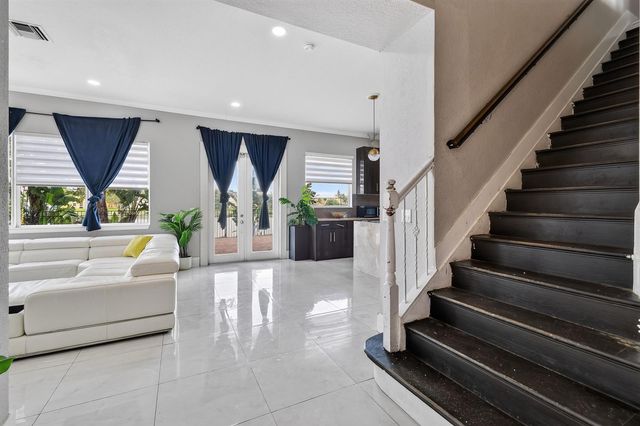 700 Cresta Circle, West Palm Beach, FL 33413