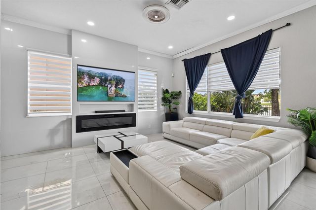 700 Cresta Circle, West Palm Beach, FL 33413