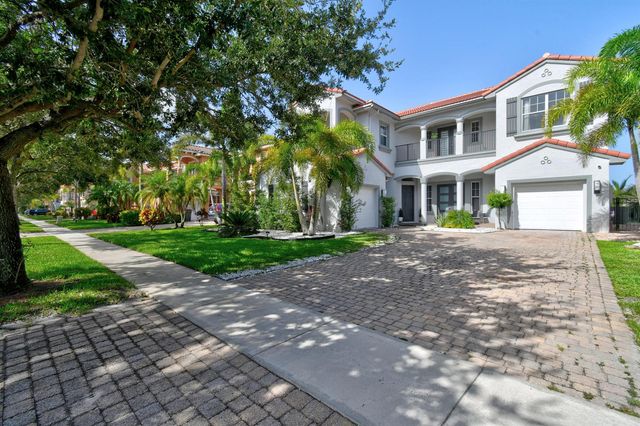 700 Cresta Circle, West Palm Beach, FL 33413