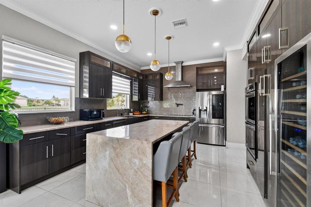 700 Cresta Circle, West Palm Beach, FL 33413