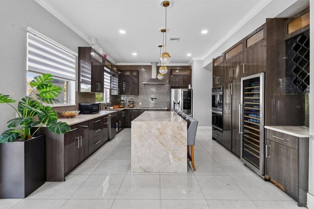 700 Cresta Circle, West Palm Beach, FL 33413