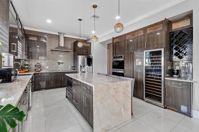 700 Cresta Circle, West Palm Beach, FL 33413