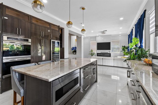 700 Cresta Circle, West Palm Beach, FL 33413