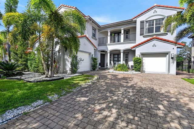 700 Cresta Circle, West Palm Beach, FL 33413