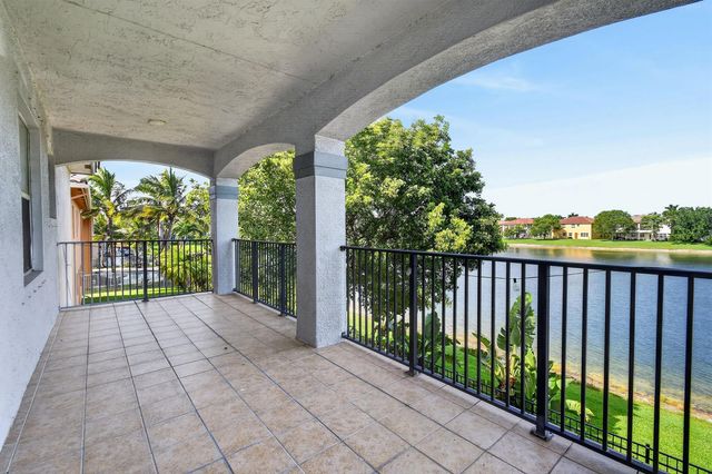 700 Cresta Circle, West Palm Beach, FL 33413