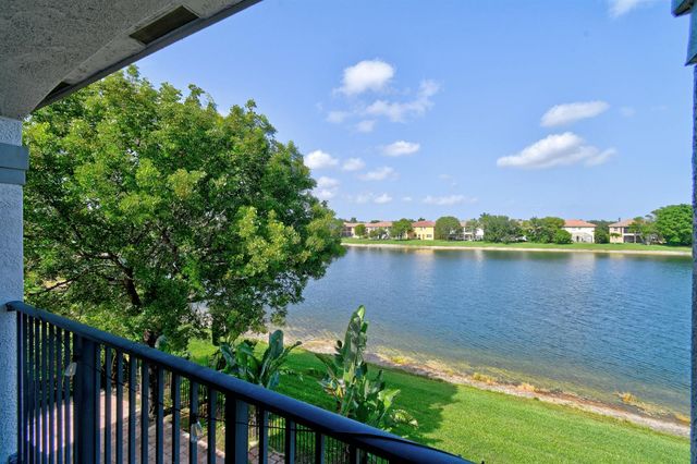 700 Cresta Circle, West Palm Beach, FL 33413