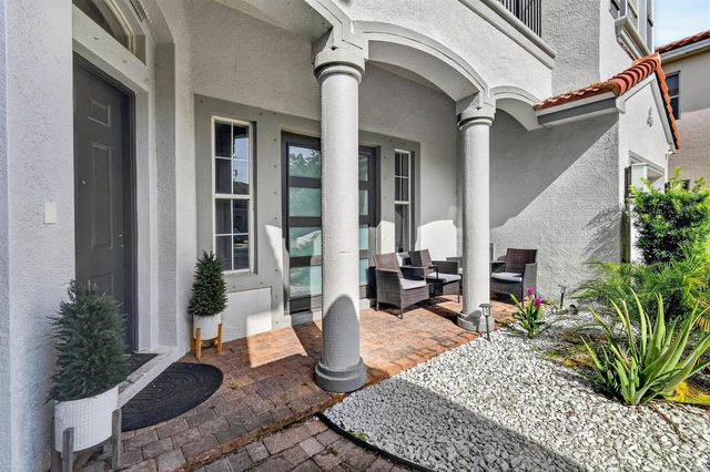 700 Cresta Circle, West Palm Beach, FL 33413