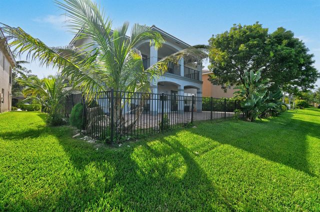 700 Cresta Circle, West Palm Beach, FL 33413