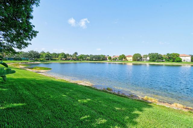 700 Cresta Circle, West Palm Beach, FL 33413